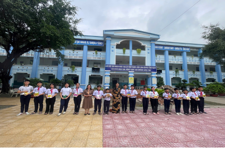 SINH HOẠT CHUYÊN ĐỀ: “TÁC HẠI CỦA VIỆC SỬ DỤNG THUỐC LÁ ĐIỆN TỬ TRONG HỌC ĐƯỜNG”