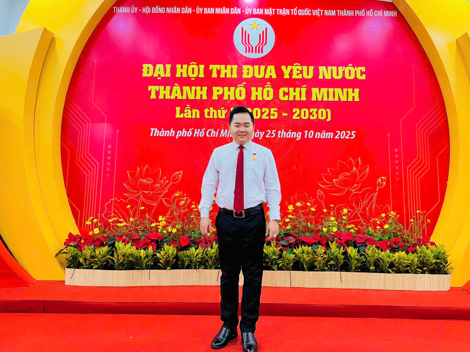 Thầy Lê Minh Quân – Gương điển hình tiên tiến giai đoạn 2020–2025 tại Đại hội thi đua yêu nước Thành phố Hồ Chí Minh, lần thứ I, giai đoạn 2025–2030.
