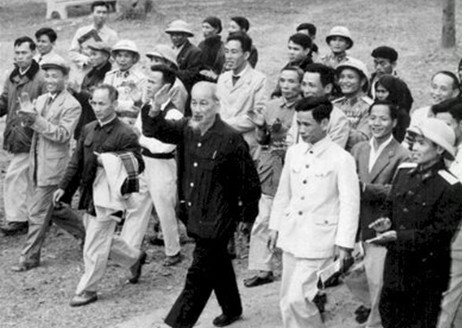 Kể chuyện về Bác Hồ – Bác Hồ về thăm Lỗ Khê